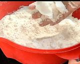 A picture of step 4 of Mathri recipe.