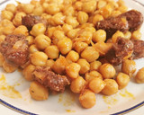 Foto del paso 6 de la receta: Garbanzos con Güeñas y Huevos fritos al aceite de Pimentón
