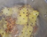 A picture of step 2 of Pineapple Ginger and Lemon Juice.