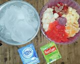 Foto langkah ke 2 dari resep #19. Sop Buah Nutrisari.