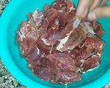 A picture of step 1 of Tala hua gosht Hyderabadi.