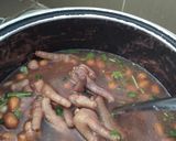 Hình bước làm 3 của món Canh chân gà hầm đậu phộng 🥜🥜