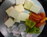 A picture of step 1 of Paneer shashlik.