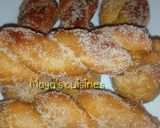 A picture of step 4 of Twisted doughnuts.
