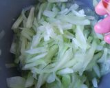 Foto langkah ke 1 dari resep 64. Sambal Goreng Labu Siam.