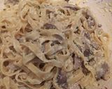 Foto del passaggio 6 della ricetta Tagliatelle strapazzate ai funghi