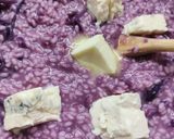 Foto del passaggio 7 della ricetta Risotto con cavolo rosso gorgonzola e noci