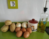 Foto del paso 1 de la receta: Tortilla de patata con cebolla