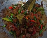 Foto langkah ke 4 dari resep Oseng Kikil Betawi.