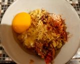 Foto langkah ke 3 dari resep Pizza Telur Mie Pedas (sambal ulek sisa).