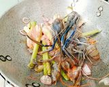 Hình bước làm 2 của món Tomyum Thai