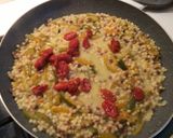 Foto del passaggio 5 della ricetta Fregola sarda con peperoni, datterini confit e gorgonzola