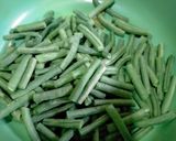 Foto langkah ke 1 dari resep Lodeh Terong dan Kacang Panjang.