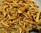 मॅगी भेळ (Maggi bhel recipe in marathi) रेसिपी स्टेप 4 फोटो