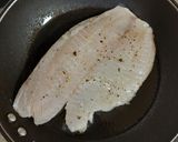Foto del paso 3 de la receta: Filete de pescado con salsa de yogurt y eneldo