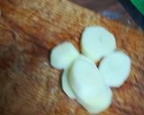 Foto del paso 1 de la receta: Nidos de patata con gulas