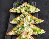 A picture of step 6 of Garlic Cheese Chilli Toast.