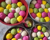 A picture of step 14 of Holi Special Natural Coloured Mini Buns.