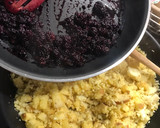Foto del paso 7 de la receta: Cuscús aromático de coliflor al curry, con manzana y salsa de moras