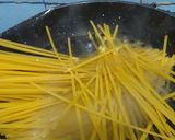 Foto langkah ke 1 dari resep Resep rumahan-spaghetti fettucine alfredo.