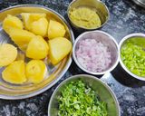 A picture of step 1 of Potato Bread Pakora.