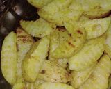صورة لخطوة 2 من وصفة بطاطس ويدجز مشويه 😋😋😋