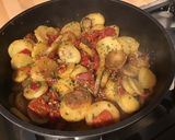 Une image de l'étape 8 de Pommes de terre et poivrons rouges aux herbes aromatiques.