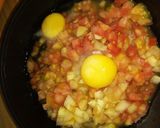 Foto del paso 4 de la receta: Tomate relleno en rodajas🍅😋