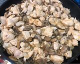 Tejfölös-gombás csirkepaprikás recept fázis 1 fotója