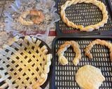 Hình bước làm 3 của món Fruit basket tart and roses