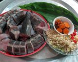 Hình bước làm 1 của món Cá lạc kho sả nghệ