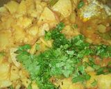 A picture of step 7 of Aloo ki tarkari.