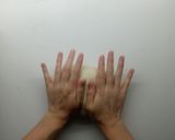 Foto del paso 2 de la receta: Prepizza media masa tipo "palita"