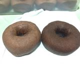 Foto langkah ke 6 dari resep Donat Ungu Ekonomis + Simple Glaze.