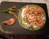Foto del passaggio 5 della ricetta Fusilli con mazzancolle su vellutata di zucchine e burrata