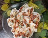 Foto langkah ke 5 dari resep Pangsit Chili Oil Daun Jeruk.