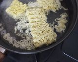 Foto langkah ke 1 dari resep Martabak Mie Kulit Lumpia.