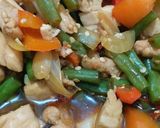 Foto langkah ke 4 dari resep Buncis tahu tumis ayam paprika.