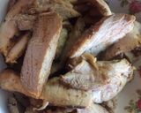 รูปขั้นตอนการทำที่ 1 ของ ลาบหมูย่าง(ใส่มะม่วง)