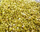 मुगाची उसळ (Mugachi Usal Recipe in Marathi) रेसिपी स्टेप 1 फोटो 