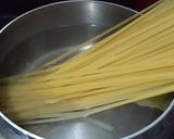 Foto langkah ke 1 dari resep Fettucini Saus Putih.