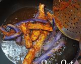 A picture of step 3 of Crisp Fried Long Brinjal/Eggplants.