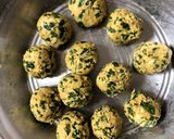A picture of step 2 of Methi Thepla.