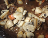 Foto del paso 7 de la receta: Boeuf Bourguinon! (Carne estofada con vino tinto)
