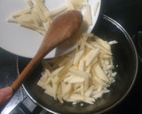 Foto del paso 2 de la receta: Guarnición caramelizada de patata, manzana y cebolla