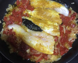 Foto del paso 7 de la receta: Merluza mediterránea con pimientos de piquillo