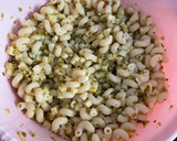 Foto del paso 3 de la receta: Ensalada de pasta con queso y pepinillos 🥒🧀