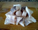 Foto del paso 1 de la receta: Bacalao fresco en tomate frito