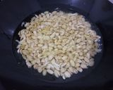 Foto langkah ke 5 dari resep Kacang Goreng Daun Jeruk.