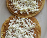 Foto del paso 8 de la receta: Tostadas de frijol
